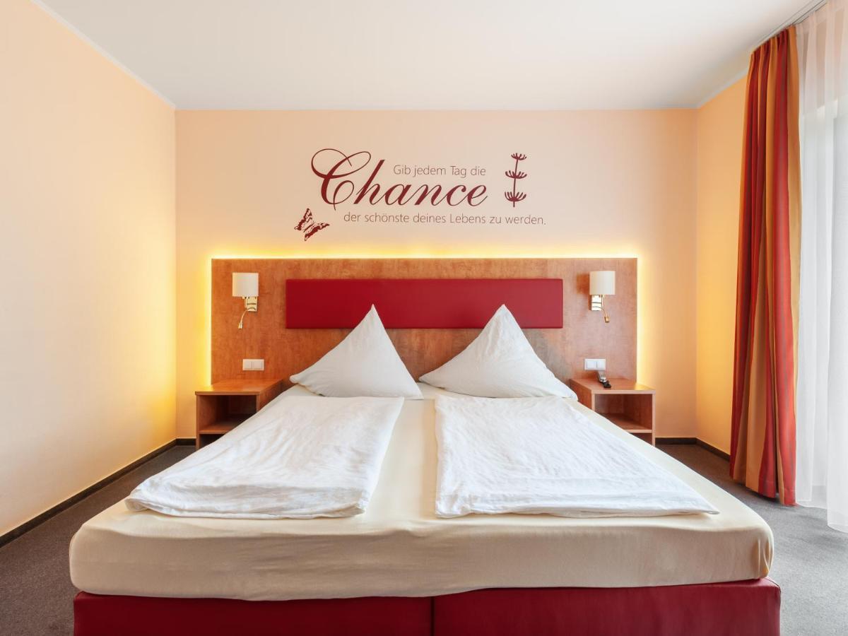 Hotel Haefner Bad Schönborn Esterno foto