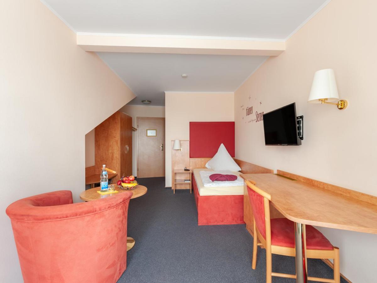 Hotel Haefner Bad Schönborn Esterno foto